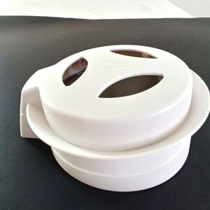 Pampered Chef Close and Cut #1118 Safe Multipurpose Food Slicer Bagels Grapes